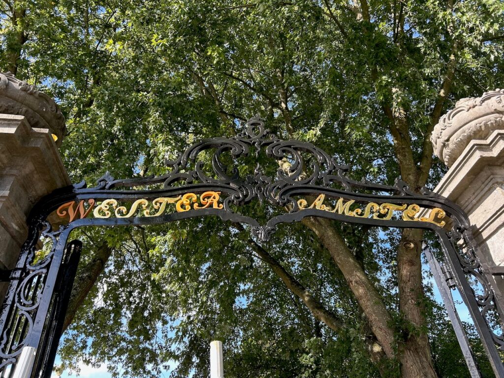 Wester-Amstel gouden letters